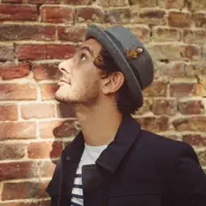 Ascolta Laurent Lamarca, guarda video musicali, leggi la biografia, vedi le date del tour & altro!