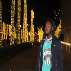 Chipotleを聴いたり、ミュージックビデオを鑑賞したり、経歴やツアー日程などを確認したりしましょう！