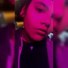 聆聽 Lukas、觀看音樂影片、閱讀小傳、查看巡演日期等！