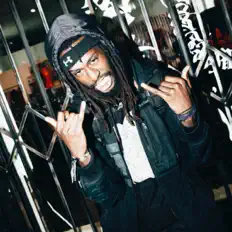 Poslechněte si interpreta Mr.Clank Clank, sledujte hudební videa, přečtěte si životopis, podívejte se na data turné a další informace.