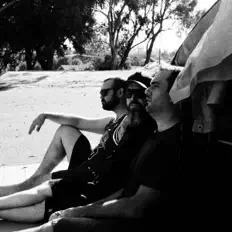 Écoutez Shelby & the Neighbours, regardez des vidéoclips, lisez la biographie, consultez les dates de tournée et plus encore !