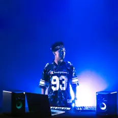 聆聽 Ant Trax、觀看音樂影片、閱讀小傳、查看巡演日期等！