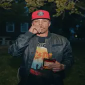 Posłuchaj wykonawcy Fade, obejrzyj teledyski, przeczytaj biografię, zobacz daty tras koncertowych i nie tylko!