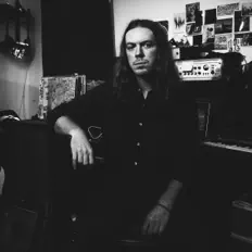 Ascolta Walrus Ghost, guarda video musicali, leggi la biografia, vedi le date del tour & altro!