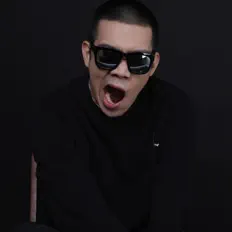 Listen to Kuan, watch music videos, read bio, see tour dates & more!