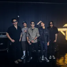 Dengarkan Andre Taulany & Friends, tonton video musik, baca bio, lihat tanggal tur & lainnya!