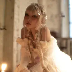 聆聽 DOHVVA、觀看音樂影片、閱讀小傳、查看巡演日期等！