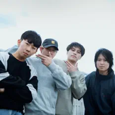 聆聽 四腳獸、觀看音樂影片、閱讀小傳、查看巡演日期等！