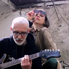 Забавка і Дмитрик सुनें, म्यूज़िक वीडियो देखें, बायो पढ़ें, दौरे की तारीखें और बहुत कुछ देखें!