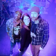Listen to Neva Dinova, watch music videos, read bio, see tour dates & more!