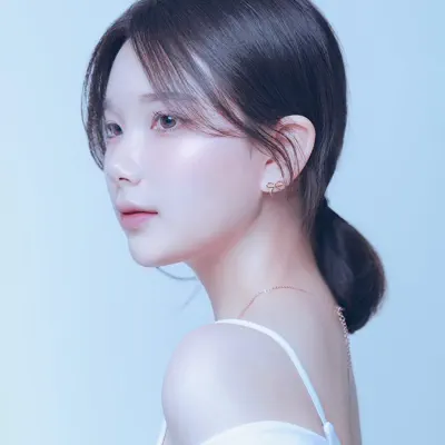 Listen to Kim Si Eun, watch music videos, read bio, see tour dates & more!
