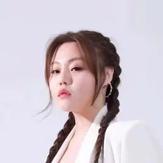 Listen to Moi Yang, watch music videos, read bio, see tour dates & more!