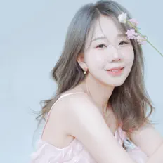 Escucha a 김은별, mira videos musicales, lee su biografía, consulta las fechas de las gira y más.