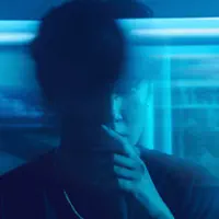 聆聽 undefined、觀看音樂影片、閱讀小傳、查看巡演日期等！