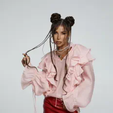 Карина Нигай सुनें, म्यूज़िक वीडियो देखें, बायो पढ़ें, दौरे की तारीखें और बहुत कुछ देखें!