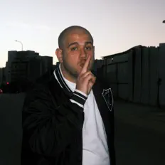 Listen to אריאל מדהלה, watch music videos, read bio, see tour dates & more!