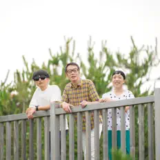 Ouve Suzuki Satoshi Trio, vê vídeos de música, lê a biografia, vê as datas da digressão e muito mais!