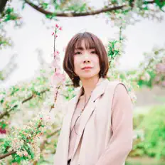 聆聽 戸田明香音、觀看音樂影片、閱讀小傳、查看巡演日期等！