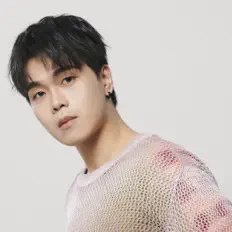 Ouve Yuching, vê vídeos de música, lê a biografia, vê as datas da digressão e muito mais!