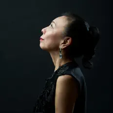 Ouve HIROMI SAEKI, vê vídeos de música, lê a biografia, vê as datas da digressão e muito mais!