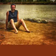 Dengarkan Jarguna, tonton video musik, baca bio, lihat tanggal tur & lainnya!