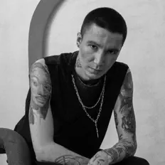 收听 KRESTALL / Courier、观看音乐视频、阅读小传、查看巡演日期等 ！