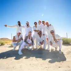 Ouça Björnzone, assista a videoclipes, leia a biografia, veja as datas das turnês e mais!