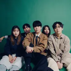 Liebeを聴いたり、ミュージックビデオを鑑賞したり、経歴やツアー日程などを確認したりしましょう！