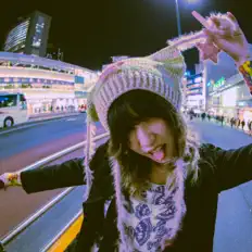 Listen to Zelong Li, watch music videos, read bio, see tour dates & more!