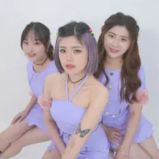 Poslechněte si interpreta NGAI, sledujte hudební videa, přečtěte si životopis, podívejte se na data turné a další informace.