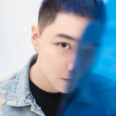 Hör dir 王宇馳 an, schau dir Musikvideos an, lies die Biografie, finde Tourdaten und mehr!