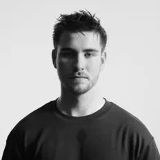 Julien Liebを聴いたり、ミュージックビデオを鑑賞したり、経歴やツアー日程などを確認したりしましょう！