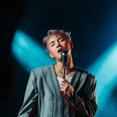 Listen to 常乐, watch music videos, read bio, see tour dates & more!