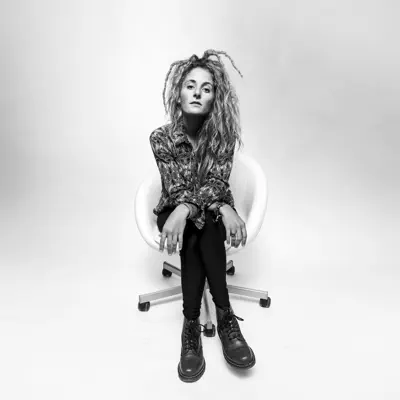 Listen to Luisa Laakmann, watch music videos, read bio, see tour dates & more!