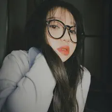 charimを聴いたり、ミュージックビデオを鑑賞したり、経歴やツアー日程などを確認したりしましょう！