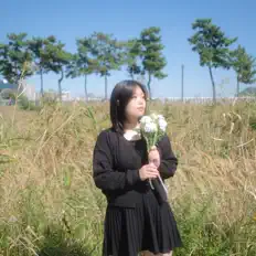 Escucha a SUHYNN, mira videos musicales, lee su biografía, consulta las fechas de las gira y más.