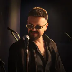 Poslechněte si interpreta Jihad Mahfouz, sledujte hudební videa, přečtěte si životopis, podívejte se na data turné a další informace.