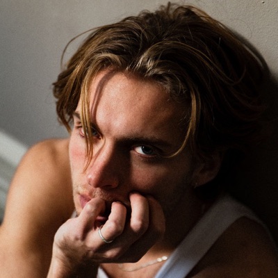 Listen to Dominic Wright, watch music videos, read bio, see tour dates & more!