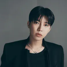 Dengarkan Lim Young Woong, tonton video musik, baca bio, lihat tanggal tur & lainnya!