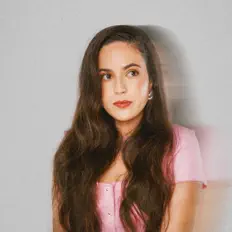 Dengarkan Alona Alexander, tonton video musik, baca bio, lihat tanggal tur & lainnya!