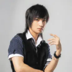 收听 Chrislin 林昊纬、观看音乐视频、阅读小传、查看巡演日期等 ！