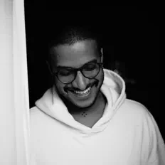 收听 Shanks、观看音乐视频、阅读小传、查看巡演日期等 ！