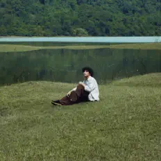 聆聽 Par-T、觀看音樂影片、閱讀小傳、查看巡演日期等！