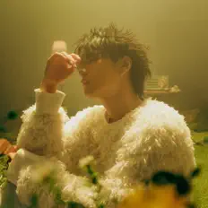 聆聽 JO3、觀看音樂影片、閱讀小傳、查看巡演日期等！