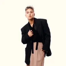 Escucha a 楊奇煜, mira videos musicales, lee su biografía, consulta las fechas de las gira y más.