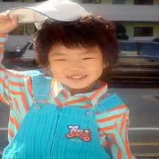 Posłuchaj wykonawcy Meludima, obejrzyj teledyski, przeczytaj biografię, zobacz daty tras koncertowych i nie tylko!