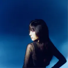 收听 Hwihwa、观看音乐视频、阅读小传、查看巡演日期等 ！