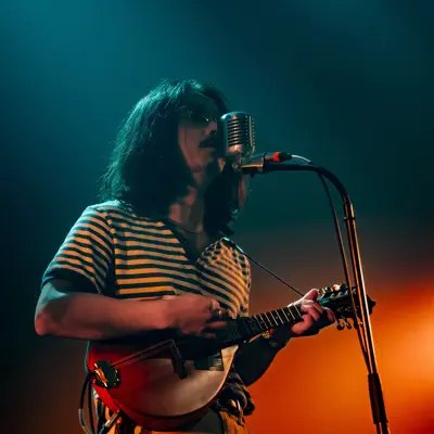 Listen to 本能实业, watch music videos, read bio, see tour dates & more!