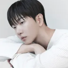 Hör dir Seokgyu Han an, schau dir Musikvideos an, lies die Biografie, finde Tourdaten und mehr!