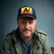 Dengarkan Ben Glover, tonton video musik, baca bio, lihat tanggal tur & lainnya!
